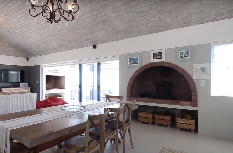 4 Bedroom Property for Sale in Paradise Beach Western Cape